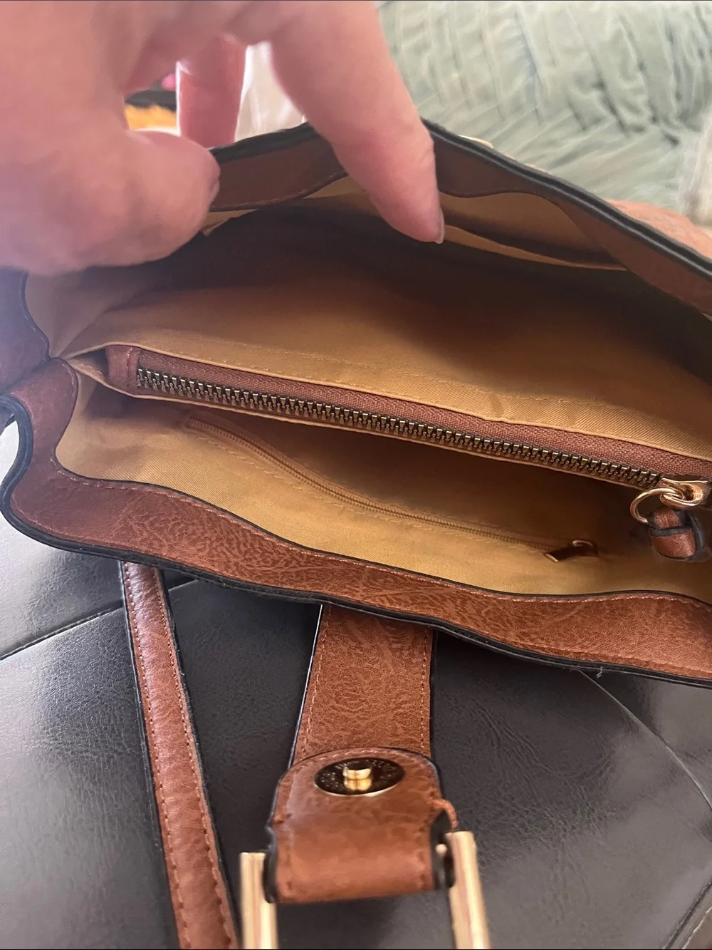 Carved faux Leather Crossbody Bag in Brown